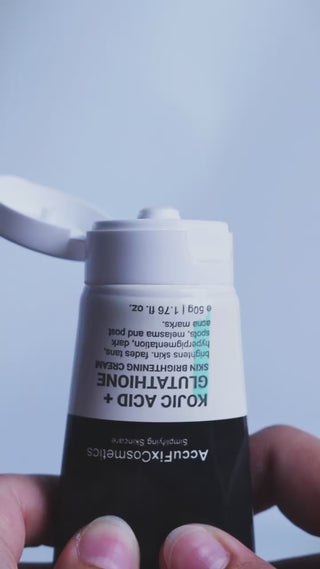 Texture of Kojic Acid Glutathione Cream in Pakistan | AccuFix Cosmetics