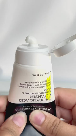 Texture of Salicylic acid cleanser -  AccuFix Cosmetics