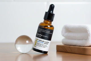 Salicylic acid with niacinamide serum for flawless skin