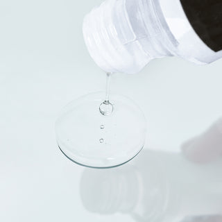 AccuFix MCT Oil on face – non-comedogenic, hydrating skincare oil perfect for oily, dry, and sensitive skin.