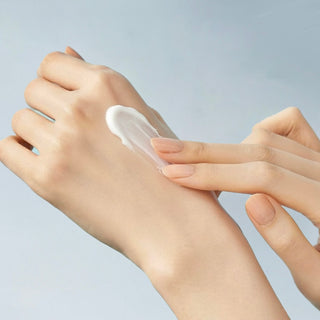 Lightweight hydrating cream swatch on hand – best moisturizer for soft, glowing and nourished skin in Pakistan.